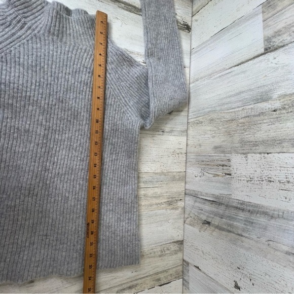VINCE 100% Cashmere Sweater Womens‎ Size Small Grey - Picture 9 of 10